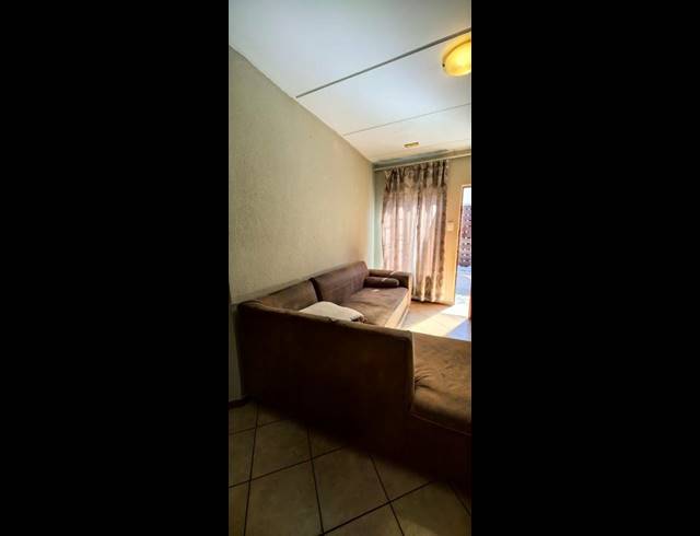 2 BEDROOM APARTMENT FOR SALE IN OLIEVENHOUTBOSCH